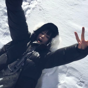 美女脱内内的视频
